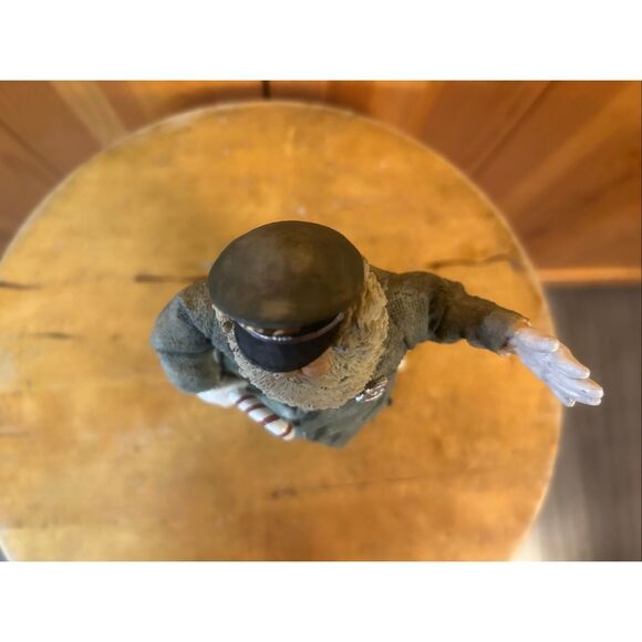 Hamilton Gifts "The Policeman" Professional Santa Figurine Statue 1991 (5743) - Picture 5 of 6